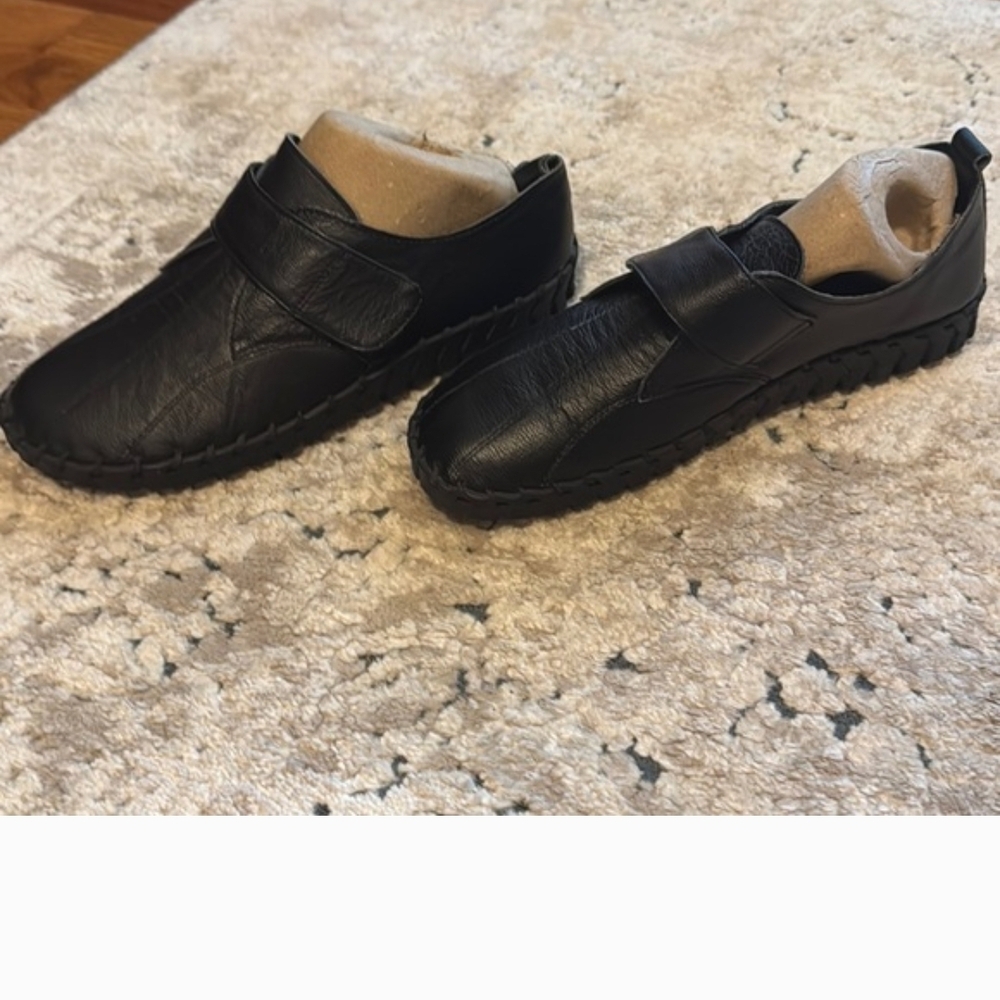 Non Skid Nursing Sz 8.5 Shoes - Picture 2 of 3